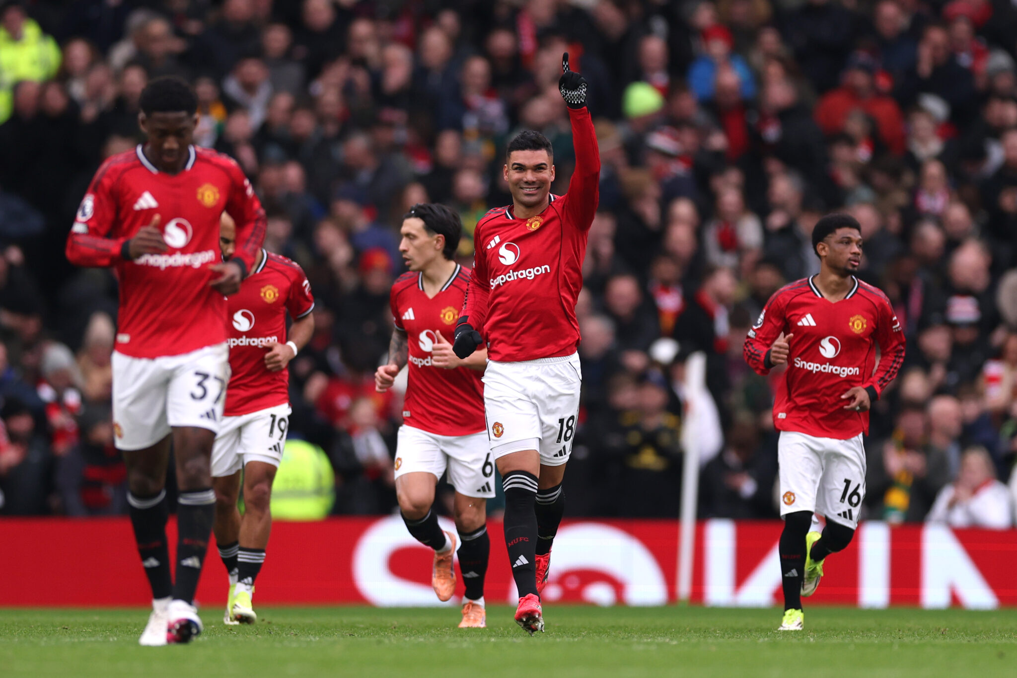 Carragher backtracks on Casemiro comments after renaissance