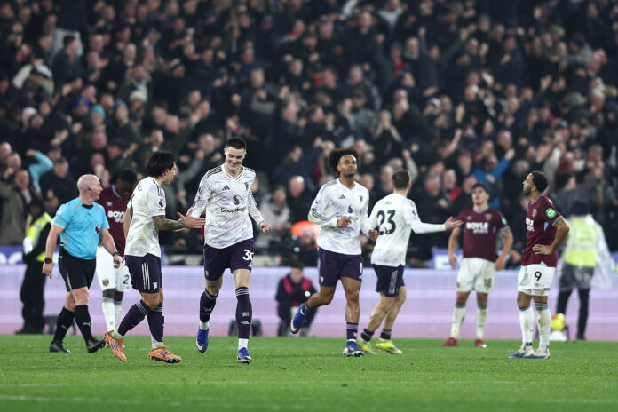 Carrick credits Man United spirit as late equaliser extends unbeaten run at West Ham
