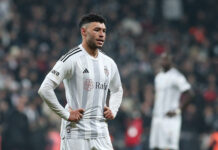 Celtic set to sign ex-Liverpool midfielder as free agent Celtic set to sign ex-Liverpool midfielder Oxlade-Chamberlain as free agent.