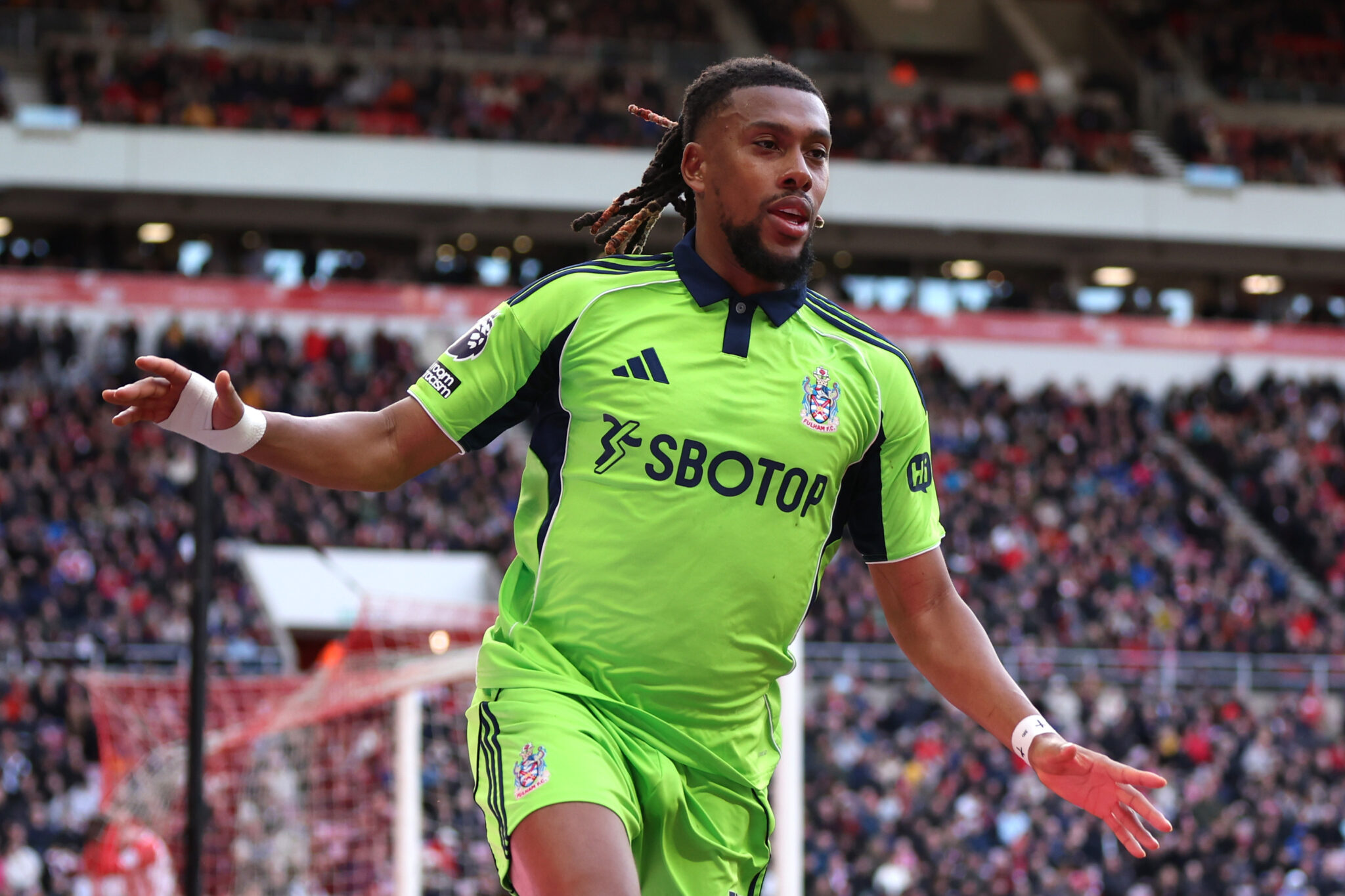 Iwobi not ruling out Europe as Fulham win at Sunderland