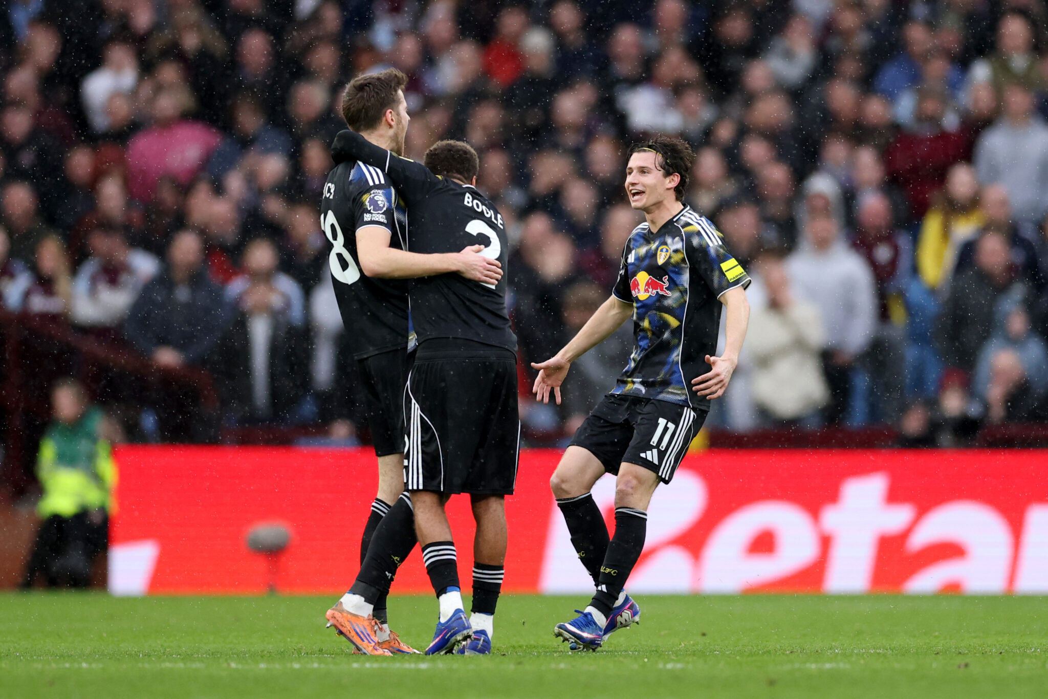 Premier League Awards: Gyokeres delivers, Bend it like Stach