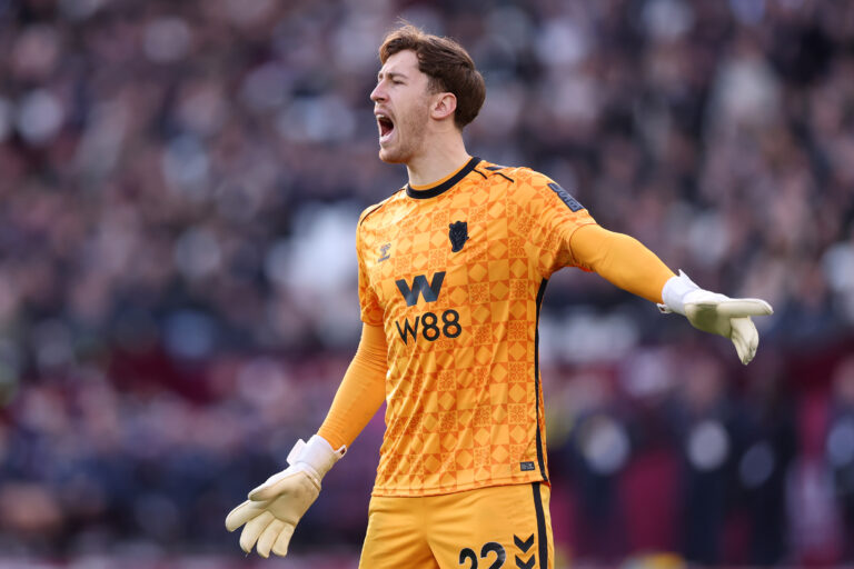 Sunderland set £50m price tag for Chelsea and Liverpool target Roefs