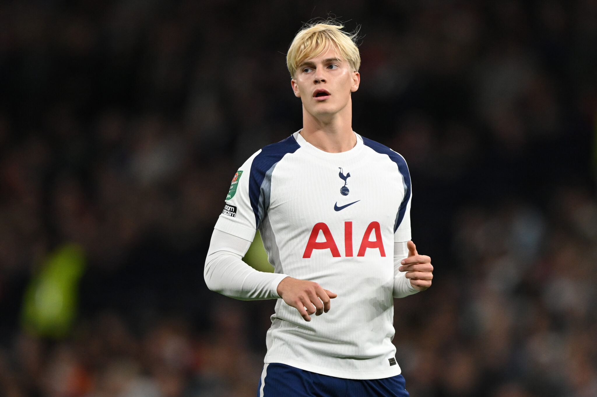Tottenham place price tag on Bergvall amid Chelsea interest