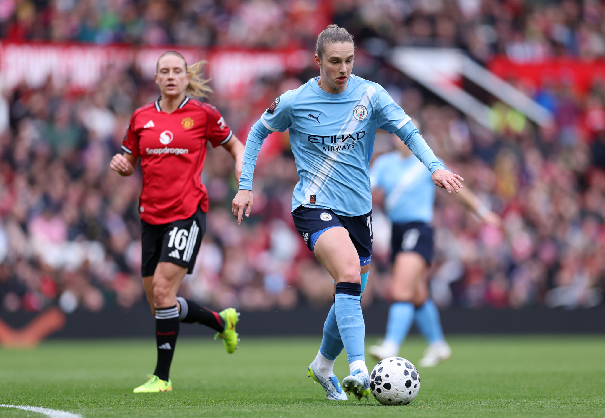 Man City rout United to edge closer to WSL title
