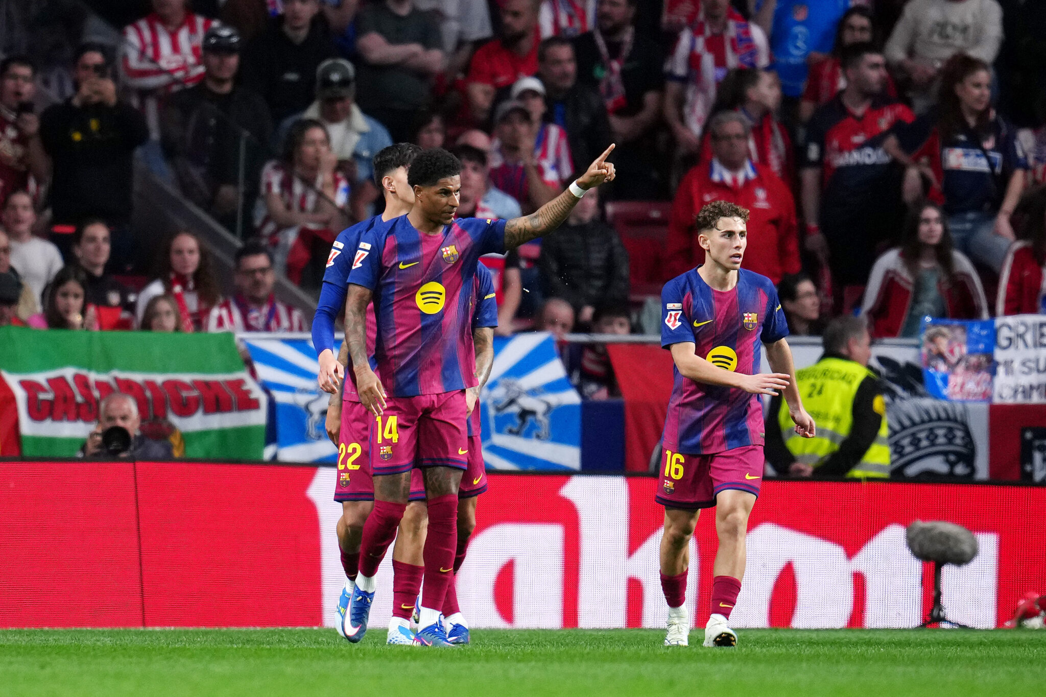 Flick tight-lipped on Rashford's future at Barcelona