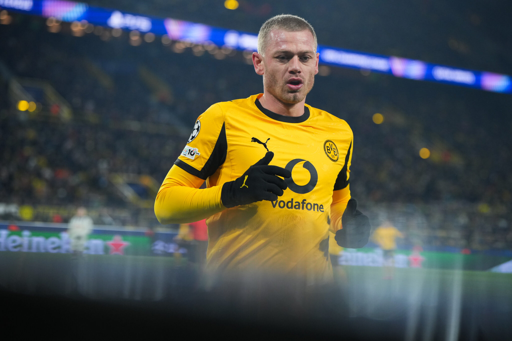 Manchester United eye 15-assist Dortmund right-back Ryerson