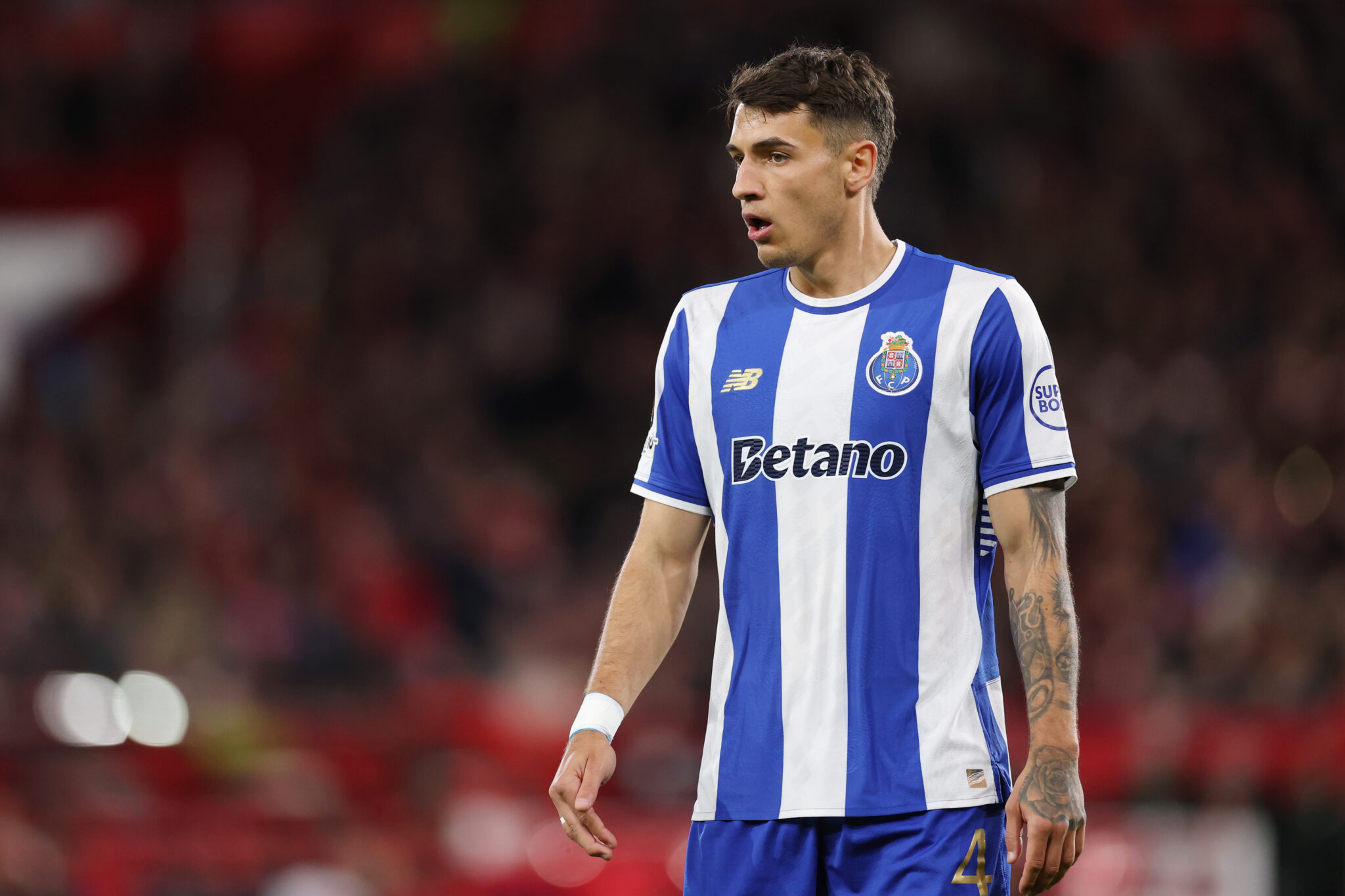 Porto have confirmed that the club have signed Jakub Kiwior on a permanent deal from Arsenal.