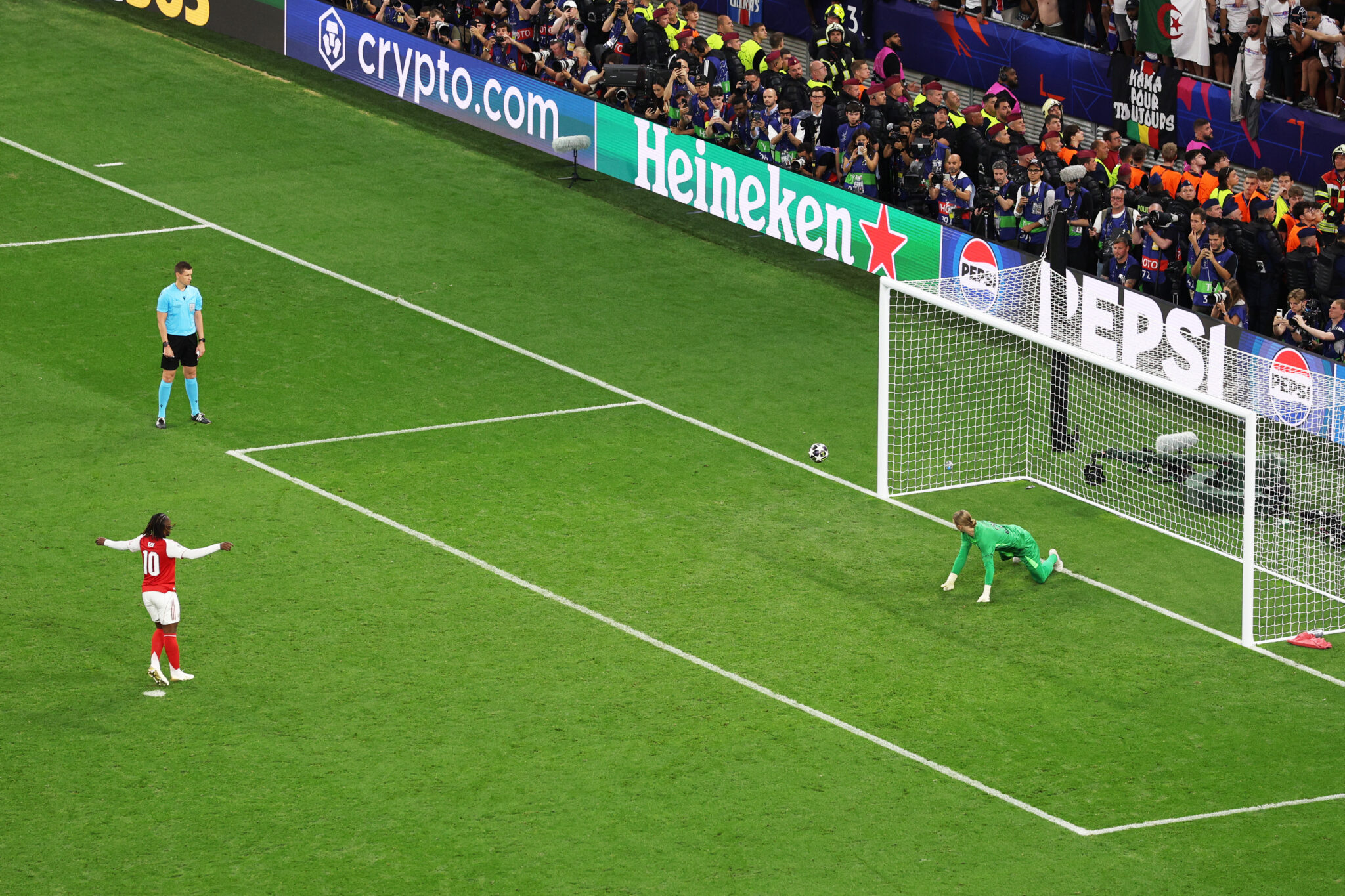 Arsenal player Eberechi Eze misses the team's second penalty in the penalty shoot out during the UEFA Champions League Final 2026 match between PSG and Arsenal FC at Puskas Arena on May 30, 2026 in Budapest, Hungary.