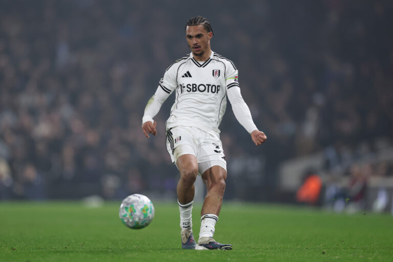 Manchester United eye deal for Fulham full-back Manchester United eye deal for Fulham full-back Robinson