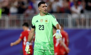 Juventus make Emi Martinez top target with De Gea as backup