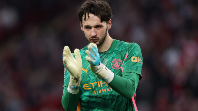 Leeds in talks with Man City for goalkeeper James Trafford