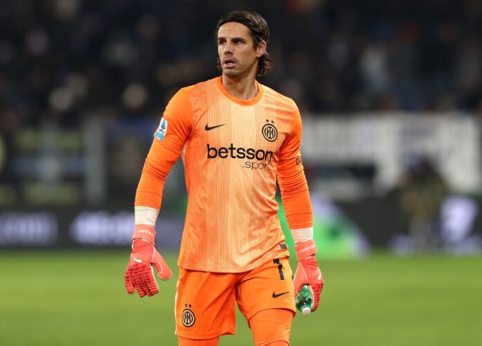 Arsenal target free-agent Sommer to back up Raya