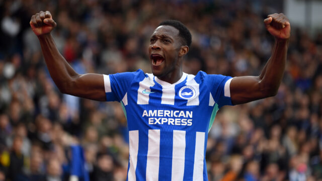 Welbeck urged to snub Chelsea and rejoin Man Utd