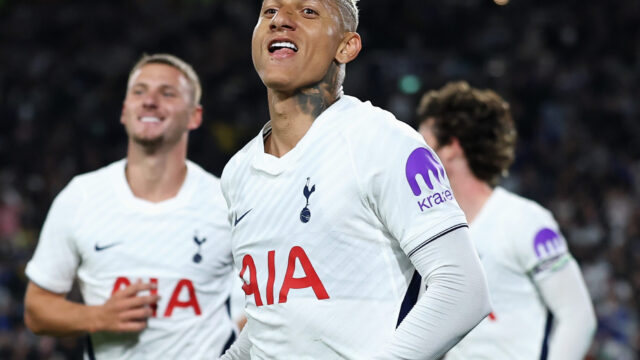 Richarlison’s late strike earns 10-man Spurs win over Chelsea