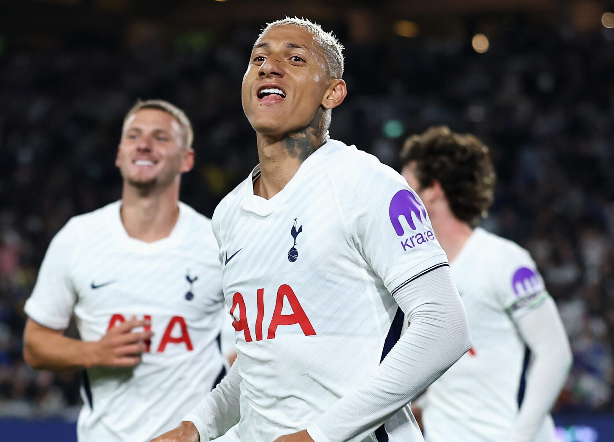 Richarlison’s late strike earns 10-man Spurs win over Chelsea