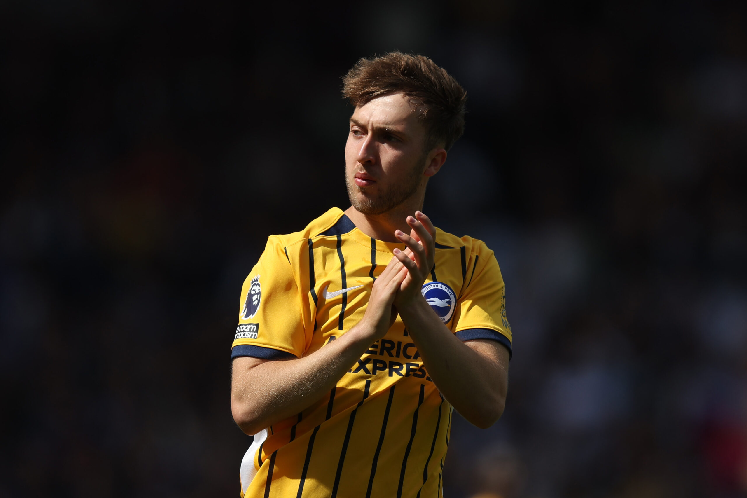 Arsenal lead race for Brighton midfielder Hinshelwood