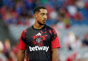 Tielemans apologises after Man Utd comments upset Villa fans
