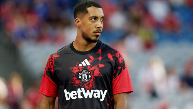Tielemans apologises after Man Utd comments upset Villa fans