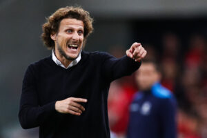 Ex-Manchester United forward Forlan named new Uruguay coach