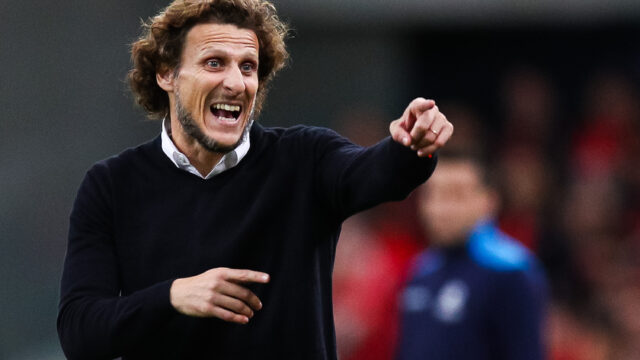 Ex-Manchester United forward Forlan named new Uruguay coach