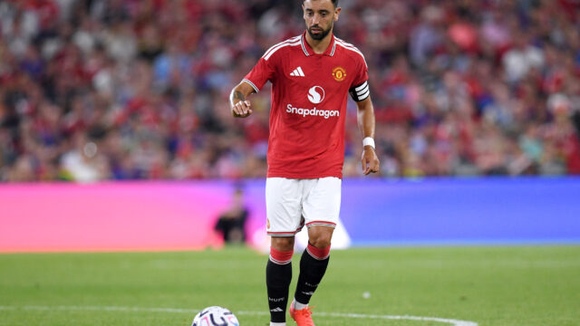 Manchester United ready to reject all Fernandes bids
