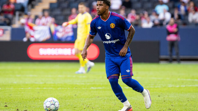 Carrick impressed by Andrey Santos adaptation at Manchester United