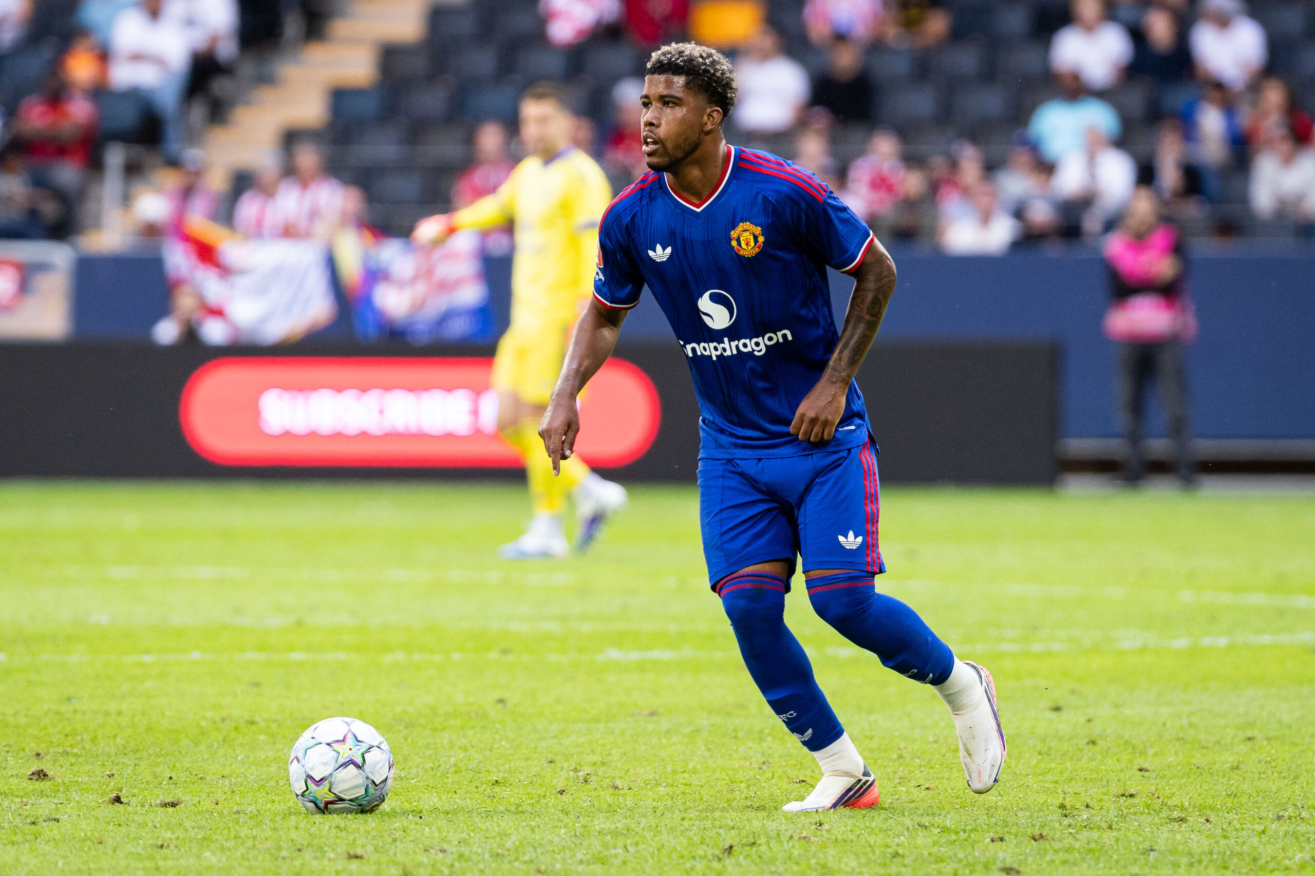 Carrick impressed by Andrey Santos adaptation at Manchester United