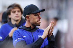Henderson and Welbeck start for Chelsea against Brentford