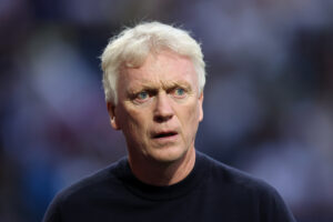 Everton boss Moyes rubbishes Chelsea transfer rumour