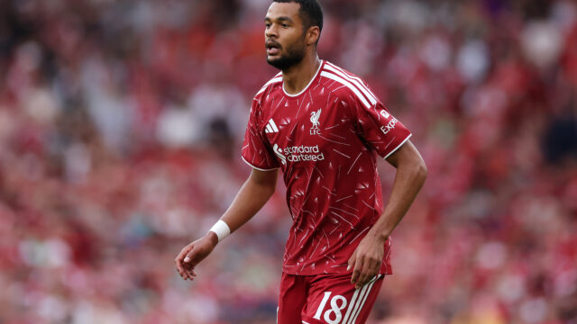 Iraola praises forward’s handling of transfer speculation