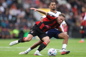 Iraola eyes reunion with Bournemouth defender at Liverpool – but faces Man United competition